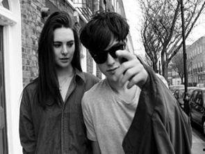 亚洲欧美国产情侣视频,亚洲与欧美情侣的甜蜜瞬间