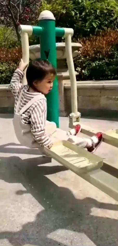 国产摇搞笑视频,笑点满满，欢乐无限