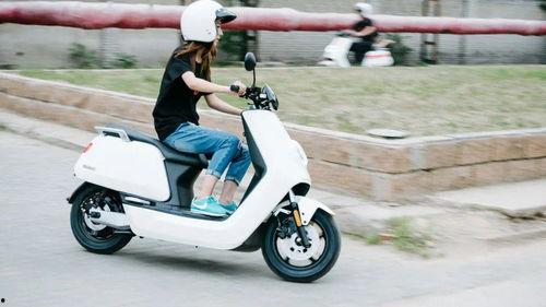 国产电动车街拍视频